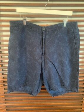 Saks Fifth Ave  Men's Navy Textured Casual Shorts